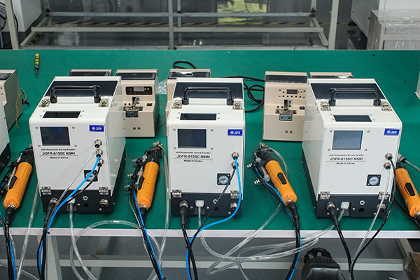 使用自動(dòng)鎖螺絲機(jī)要注意哪些方面？堅(jiān)豐電子告知您